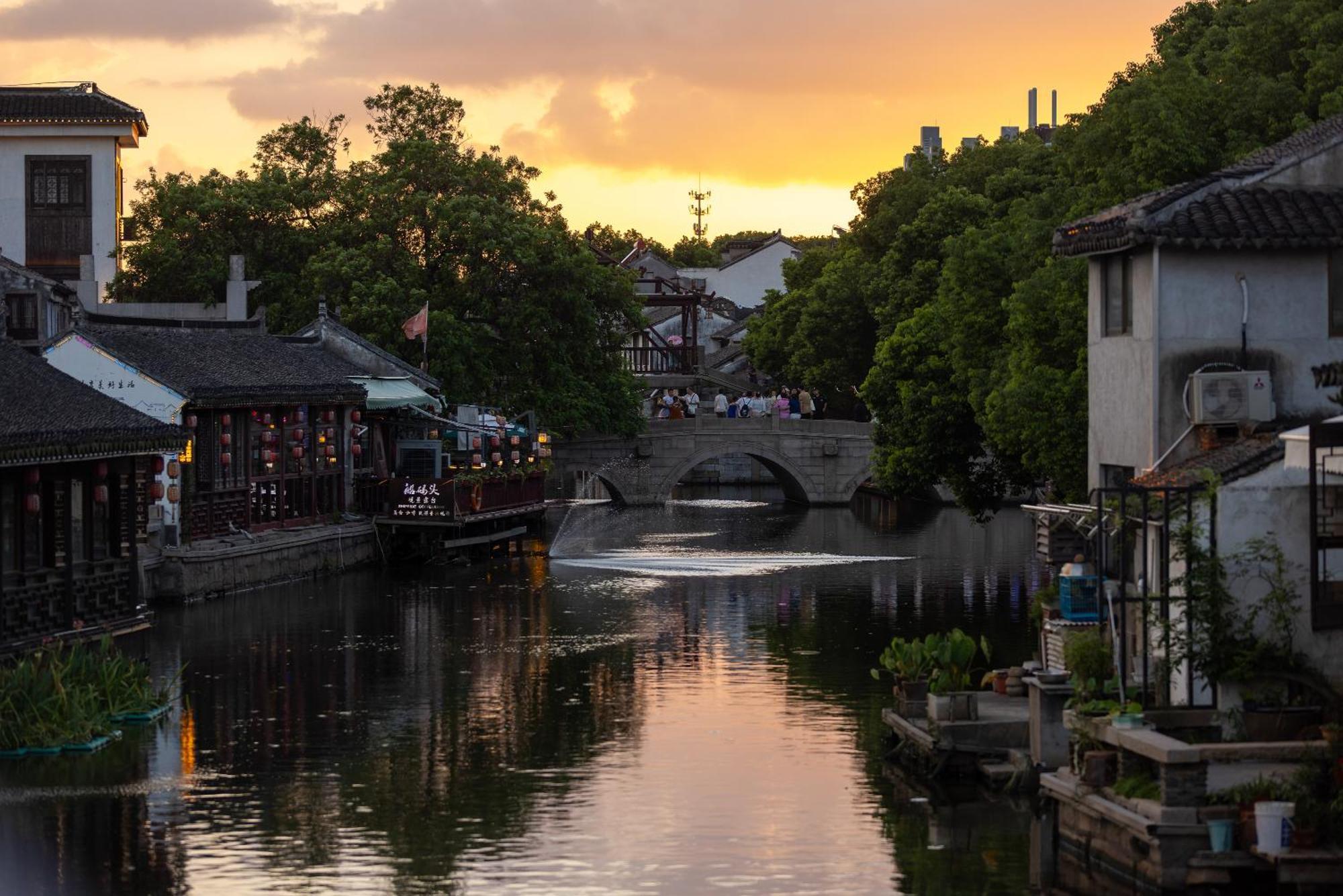 Tongli Slowlife River View Inn ซูโจว ภายนอก รูปภาพ